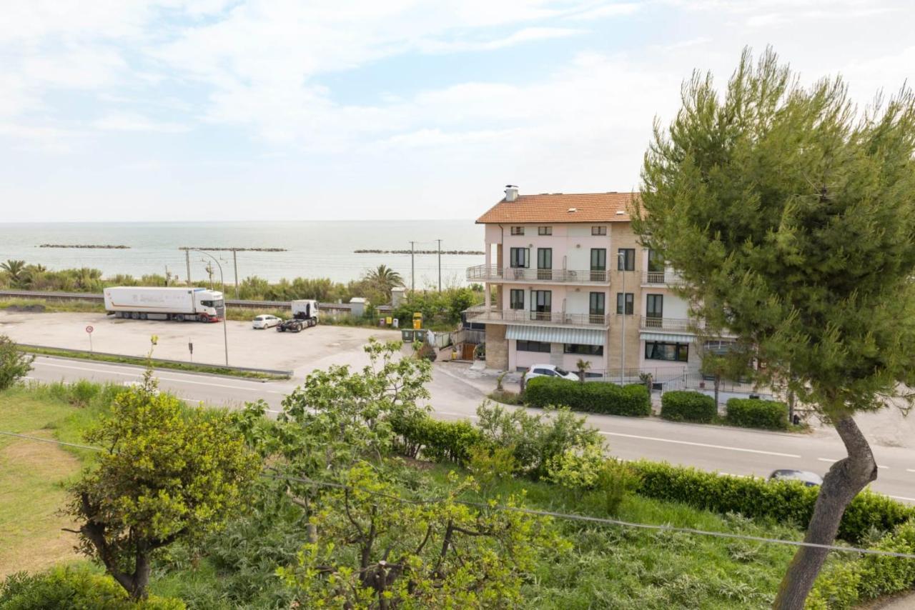 B&B Alba Sul Mare Guest House Massignano Luaran gambar