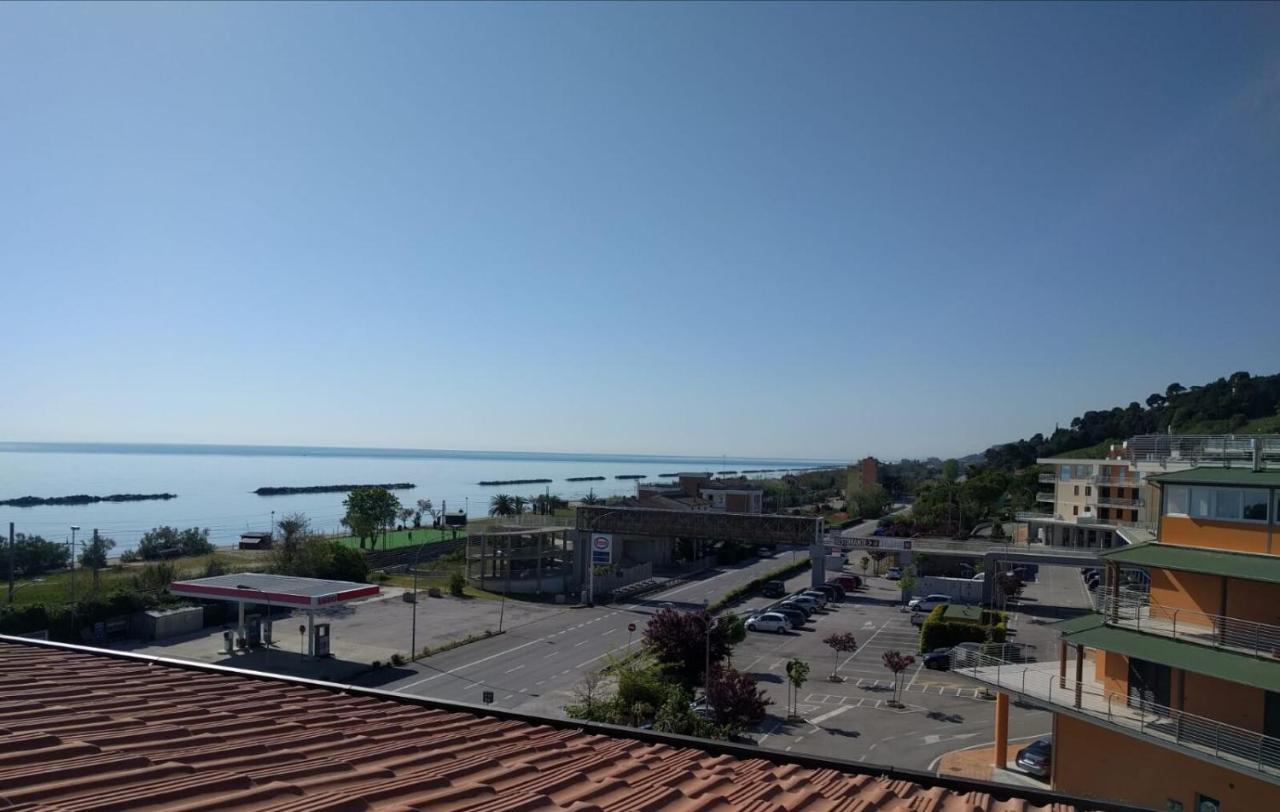 B&B Alba Sul Mare Guest House Massignano Luaran gambar