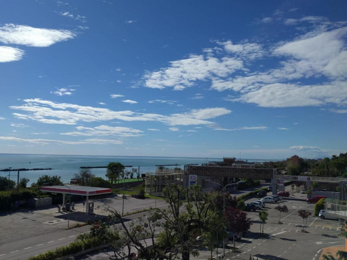 B&B Alba Sul Mare Guest House Massignano Luaran gambar