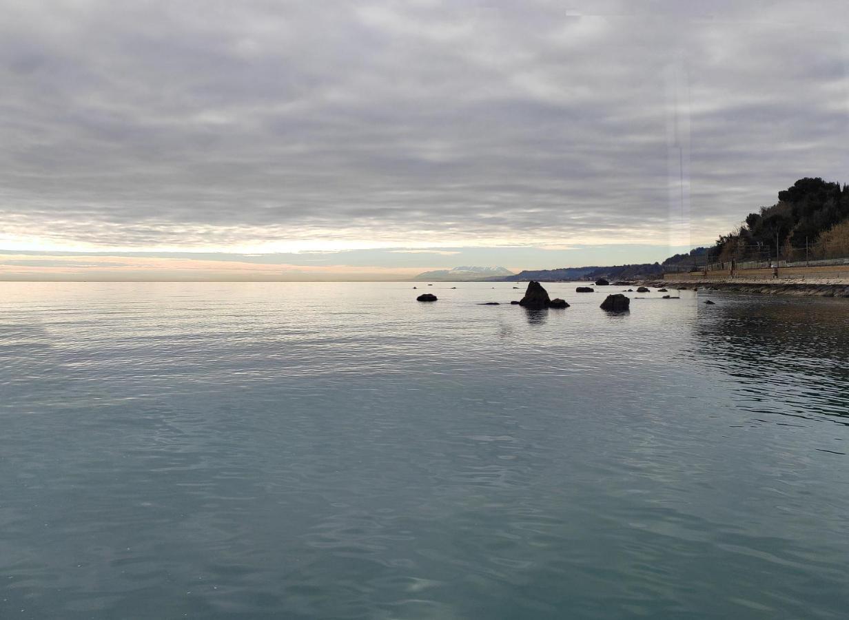 B&B Alba Sul Mare Guest House Massignano Luaran gambar
